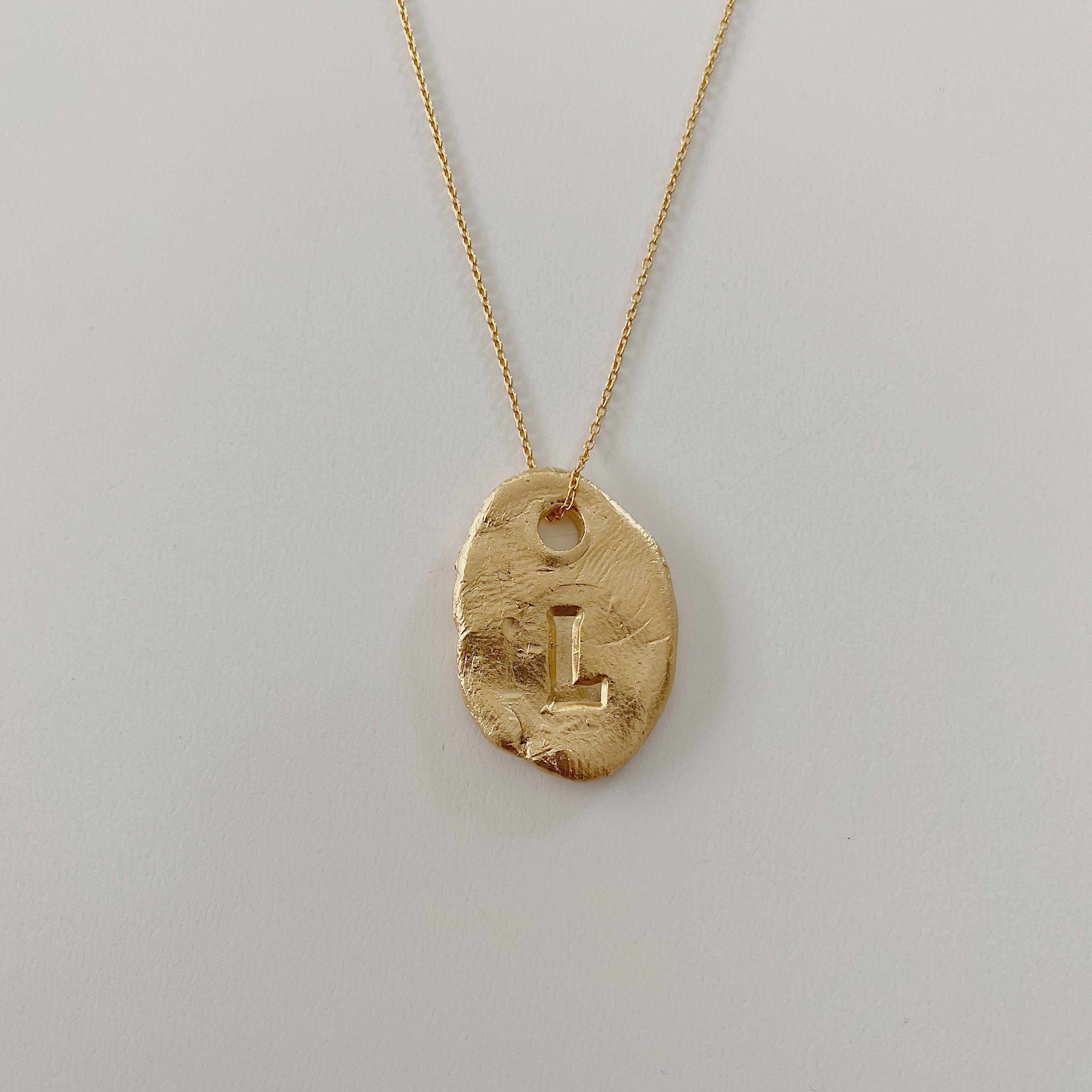 Colgante Letra Dorado