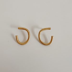 alt="anillos artesanales dorado"